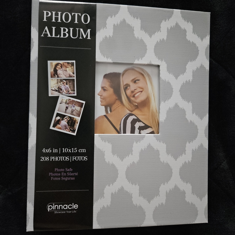 Pinnacle Gray & White Patterned Photo Album - 4x6 Photo Storage
